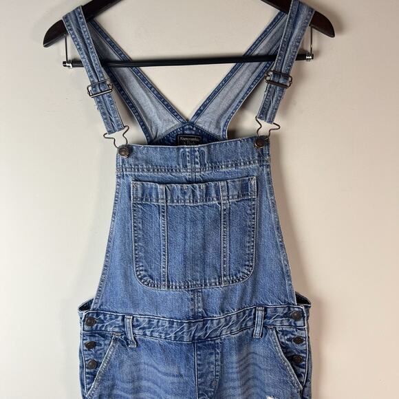 Women’s ABERCROMBIE & FITCH Distressed Ram Hem Cropped Jean Overalls Size Small - Picture 2 of 8